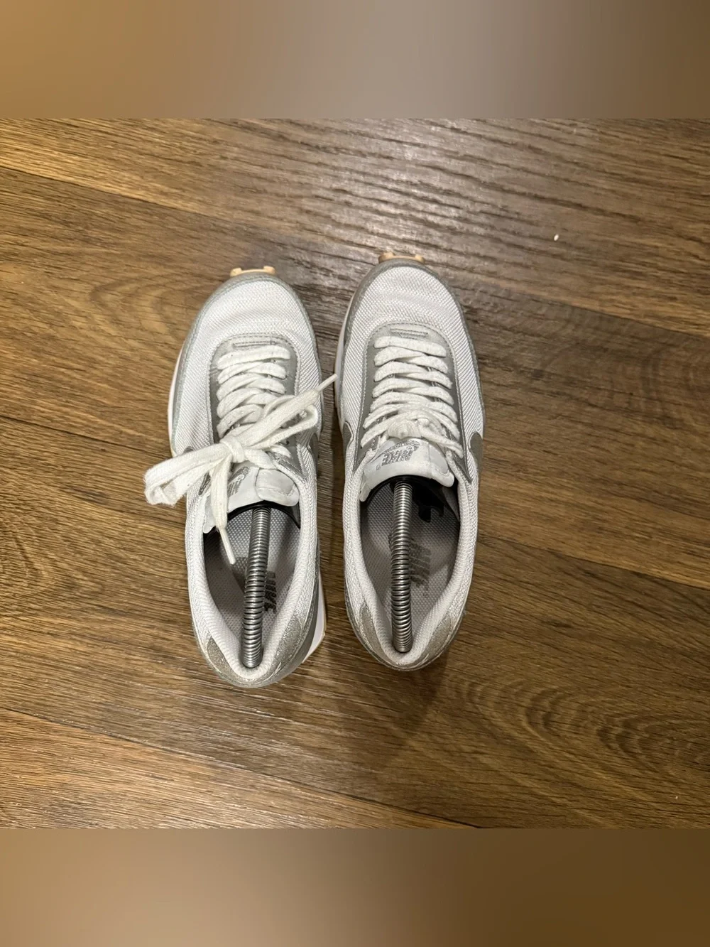 Nike Daybreak Women's Metallic Silver and White  Runner Sneakers Size 6